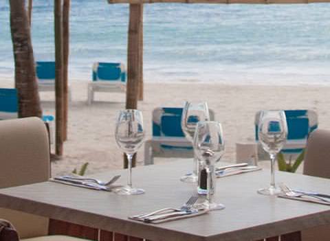 Akumal Bay Beach Wellness Resort Restaurant