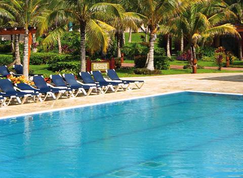 Barcelo Maya Tropical And Colonial Beach Pool 4