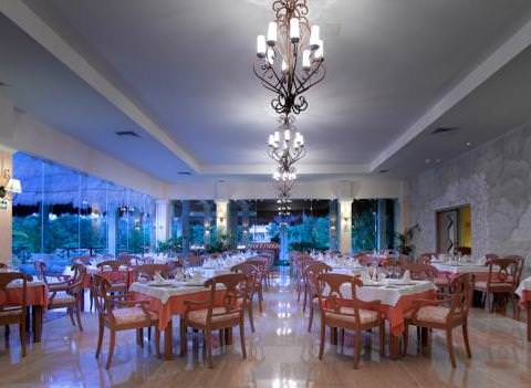Grand Palladium Colonial Kantenah Restaurant 36
