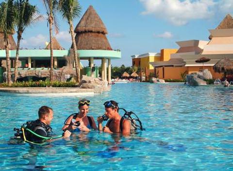 Iberostar Paraiso Maya Water Sports Scuba Lesson In Pool