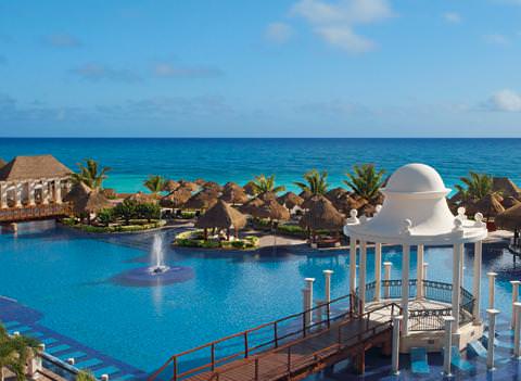 Now Sapphire Riviera Cancun Pool 1