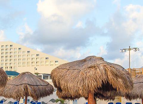Seadust Cancun Family Resort Beach 1